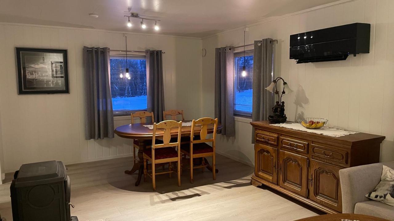 Koselig Hus I Sentrum Av Olderfjord Russenes Eksteriør billede