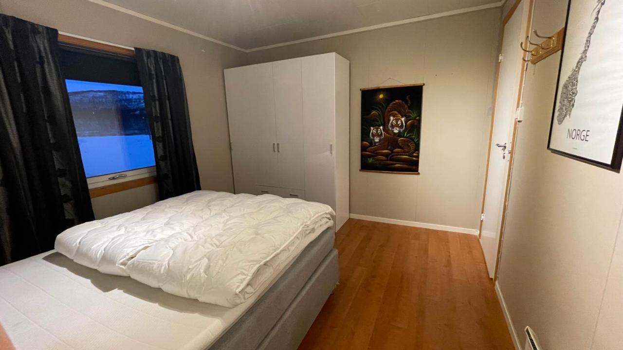 Koselig Hus I Sentrum Av Olderfjord Russenes Eksteriør billede